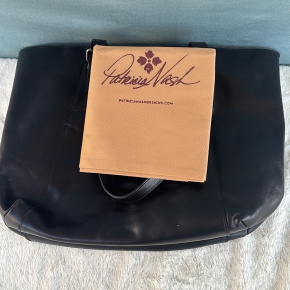 EUC Patricia Nash Black Leather Tote with Glossy Finish Laptop Shoulder Large Sz - Picture 3 of 6